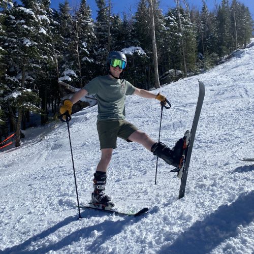 A photo of Wyatt DuBois on a skiing trip.