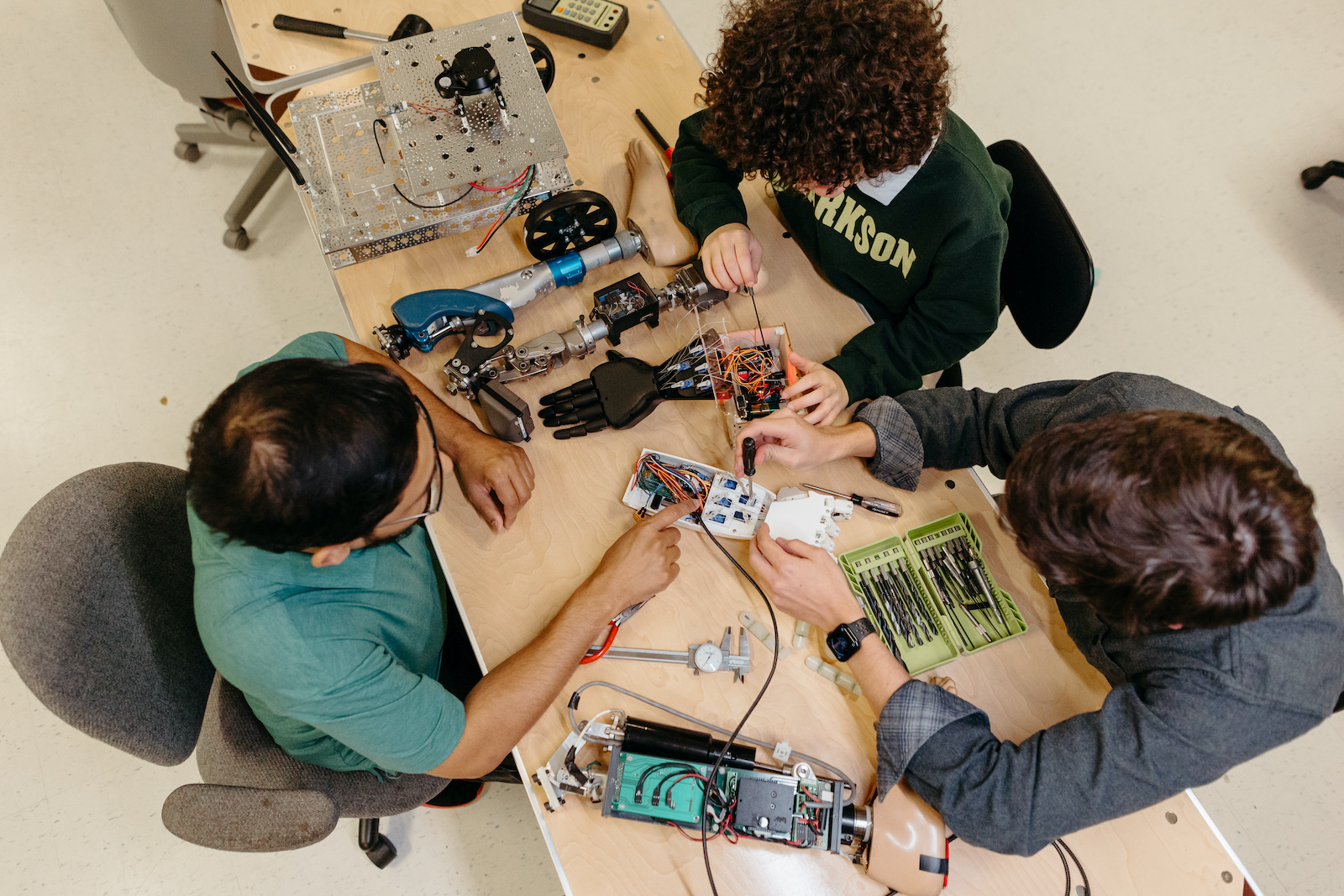 Clarkson University students collaborate. 