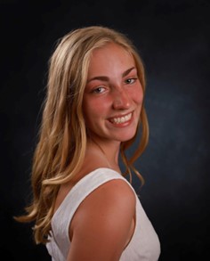 Headshot, Raelin Burns